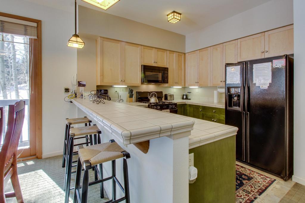 Mammoth Green Condos Маммот Лейкс Экстерьер фото